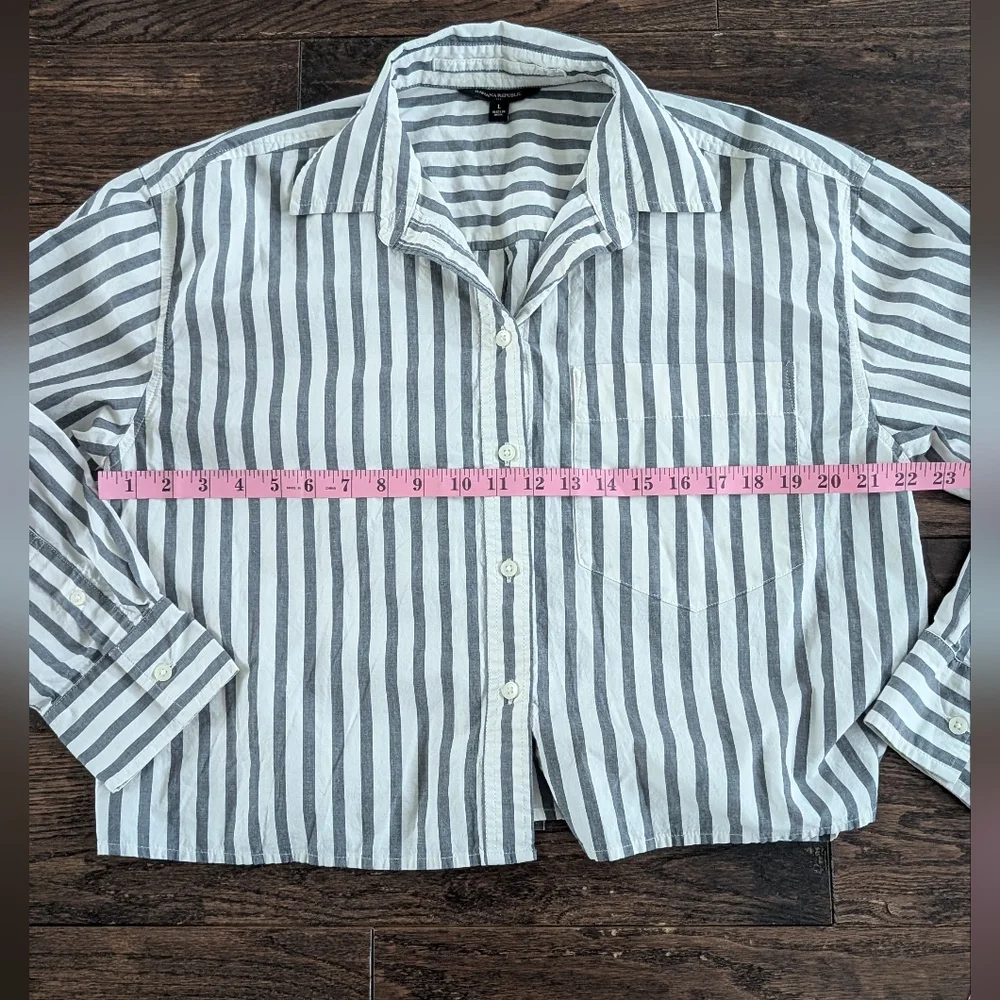Banana Republic Loose Fit Slightly Cropped Button Down Striped Shirt - Picture 6 of 8